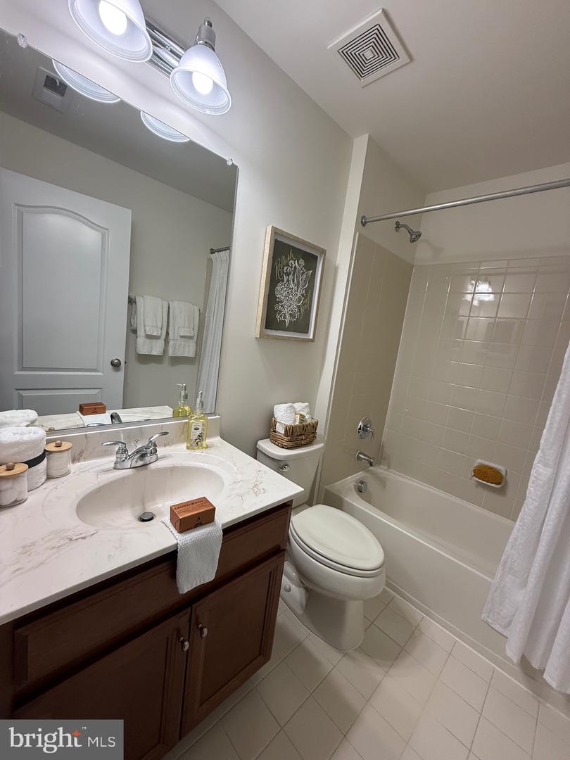 42841 EDGEGROVE HEIGHTS TER, ASHBURN, Virginia 20148, 3 Bedrooms Bedrooms, ,3 BathroomsBathrooms,Residential,For sale,42841 EDGEGROVE HEIGHTS TER,VALO2101562 MLS # VALO2101562