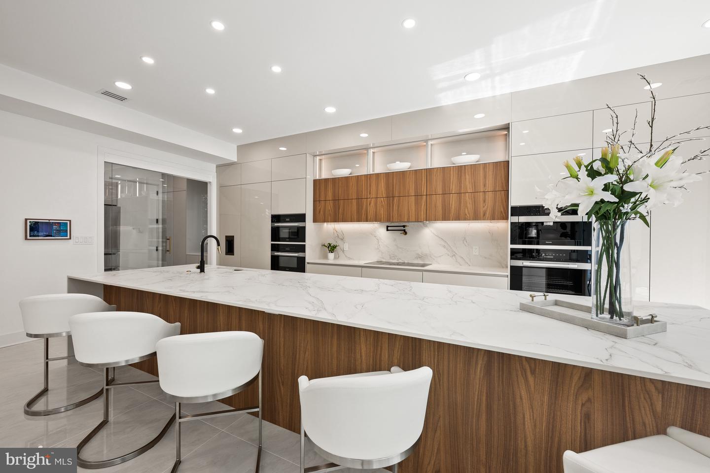 2321 N RICHMOND ST, ARLINGTON, Virginia 22207, 5 Bedrooms Bedrooms, ,5 BathroomsBathrooms,Residential,For sale,2321 N RICHMOND ST,VAAR2059680 MLS # VAAR2059680