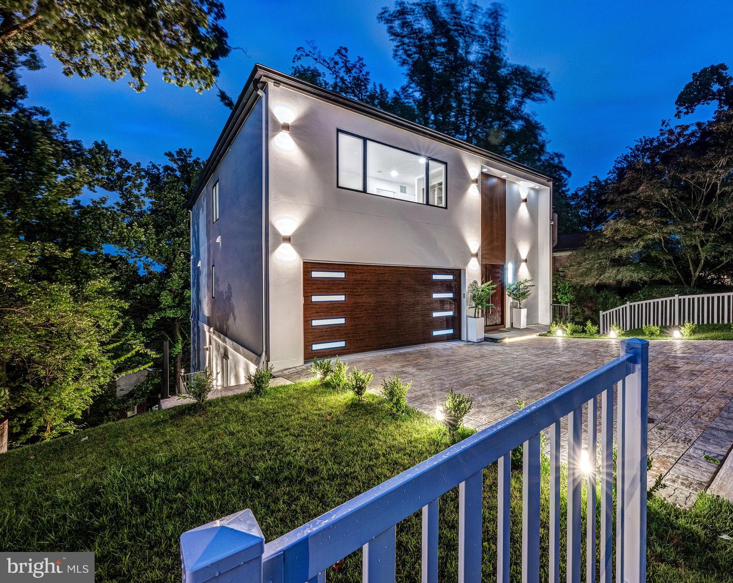 2321 N RICHMOND ST, ARLINGTON, Virginia 22207, 5 Bedrooms Bedrooms, ,5 BathroomsBathrooms,Residential,For sale,2321 N RICHMOND ST,VAAR2059680 MLS # VAAR2059680