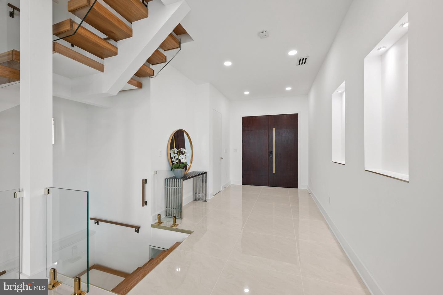 2321 N RICHMOND ST, ARLINGTON, Virginia 22207, 5 Bedrooms Bedrooms, ,5 BathroomsBathrooms,Residential,For sale,2321 N RICHMOND ST,VAAR2059680 MLS # VAAR2059680