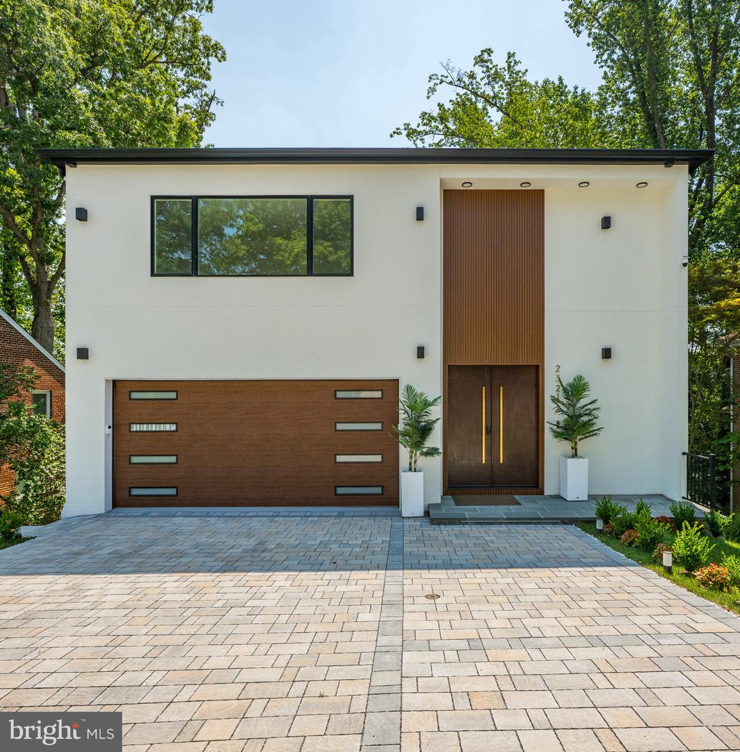 2321 N RICHMOND ST, ARLINGTON, Virginia 22207, 5 Bedrooms Bedrooms, ,5 BathroomsBathrooms,Residential,For sale,2321 N RICHMOND ST,VAAR2059680 MLS # VAAR2059680
