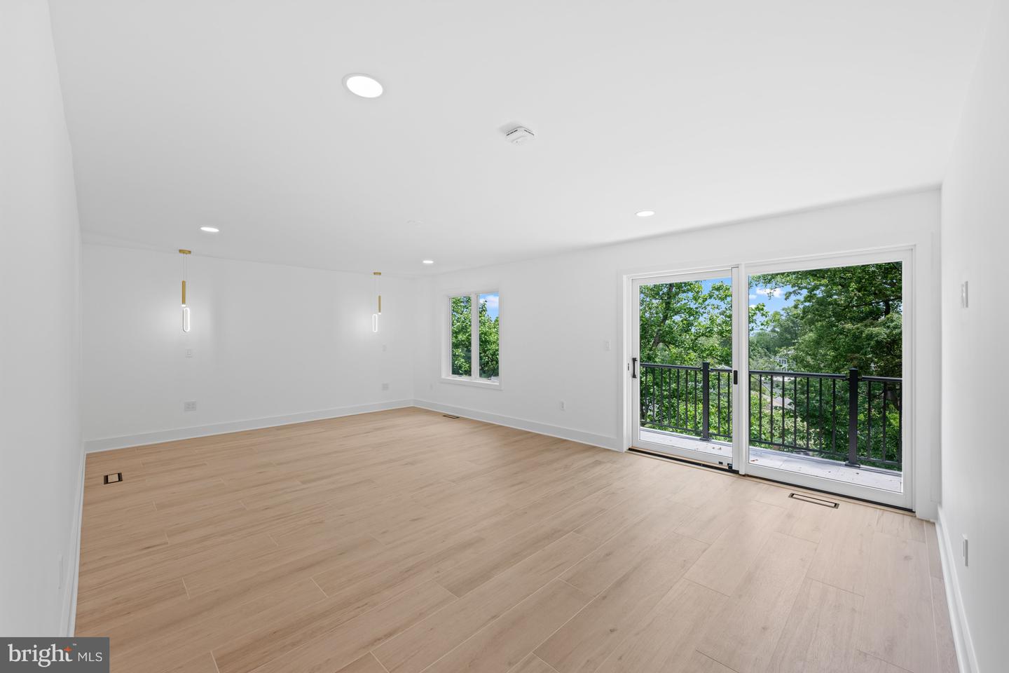 2321 N RICHMOND ST, ARLINGTON, Virginia 22207, 5 Bedrooms Bedrooms, ,5 BathroomsBathrooms,Residential,For sale,2321 N RICHMOND ST,VAAR2059680 MLS # VAAR2059680
