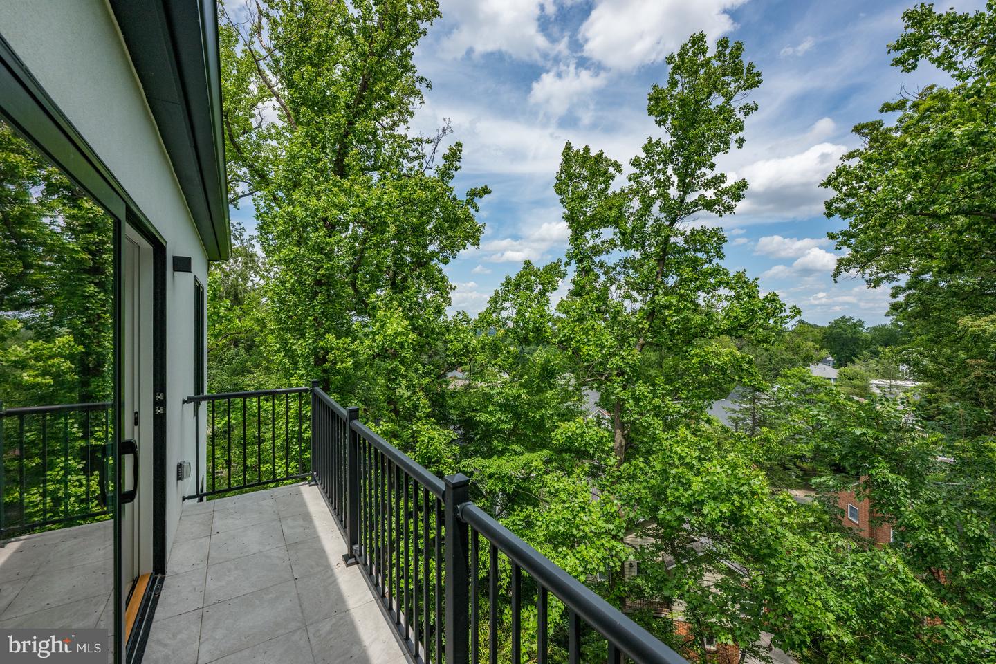 2321 N RICHMOND ST, ARLINGTON, Virginia 22207, 5 Bedrooms Bedrooms, ,5 BathroomsBathrooms,Residential,For sale,2321 N RICHMOND ST,VAAR2059680 MLS # VAAR2059680
