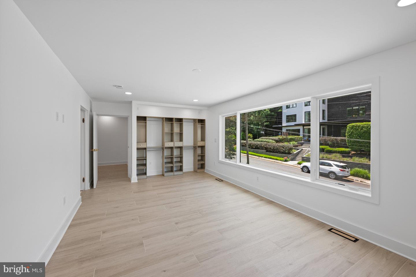 2321 N RICHMOND ST, ARLINGTON, Virginia 22207, 5 Bedrooms Bedrooms, ,5 BathroomsBathrooms,Residential,For sale,2321 N RICHMOND ST,VAAR2059680 MLS # VAAR2059680