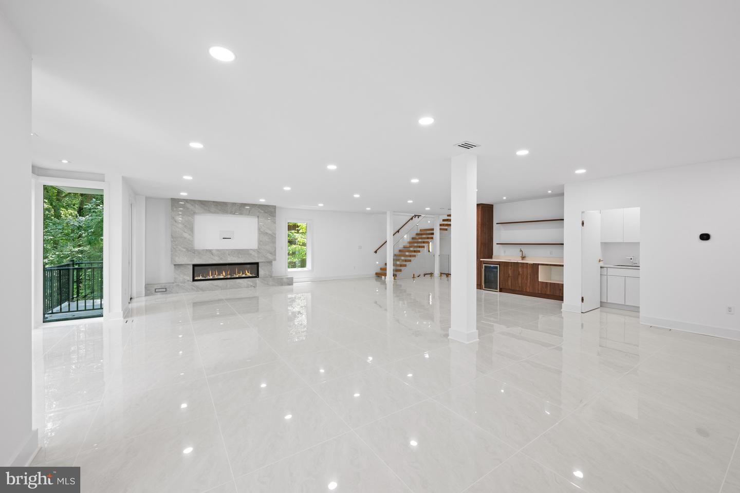 2321 N RICHMOND ST, ARLINGTON, Virginia 22207, 5 Bedrooms Bedrooms, ,5 BathroomsBathrooms,Residential,For sale,2321 N RICHMOND ST,VAAR2059680 MLS # VAAR2059680