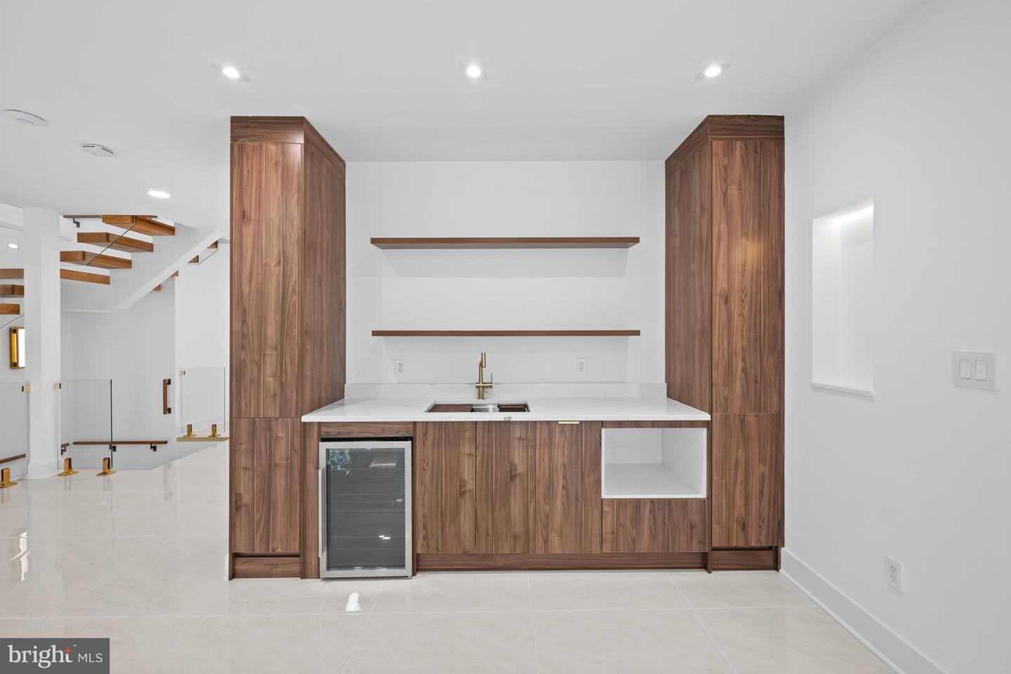 2321 N RICHMOND ST, ARLINGTON, Virginia 22207, 5 Bedrooms Bedrooms, ,5 BathroomsBathrooms,Residential,For sale,2321 N RICHMOND ST,VAAR2059680 MLS # VAAR2059680