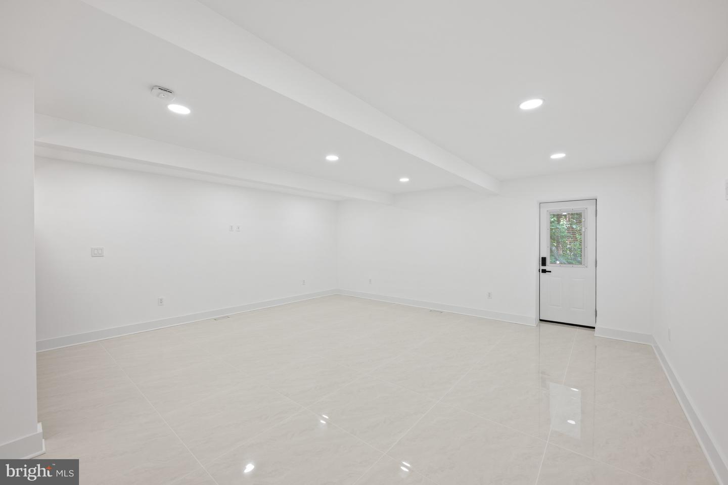 2321 N RICHMOND ST, ARLINGTON, Virginia 22207, 5 Bedrooms Bedrooms, ,5 BathroomsBathrooms,Residential,For sale,2321 N RICHMOND ST,VAAR2059680 MLS # VAAR2059680