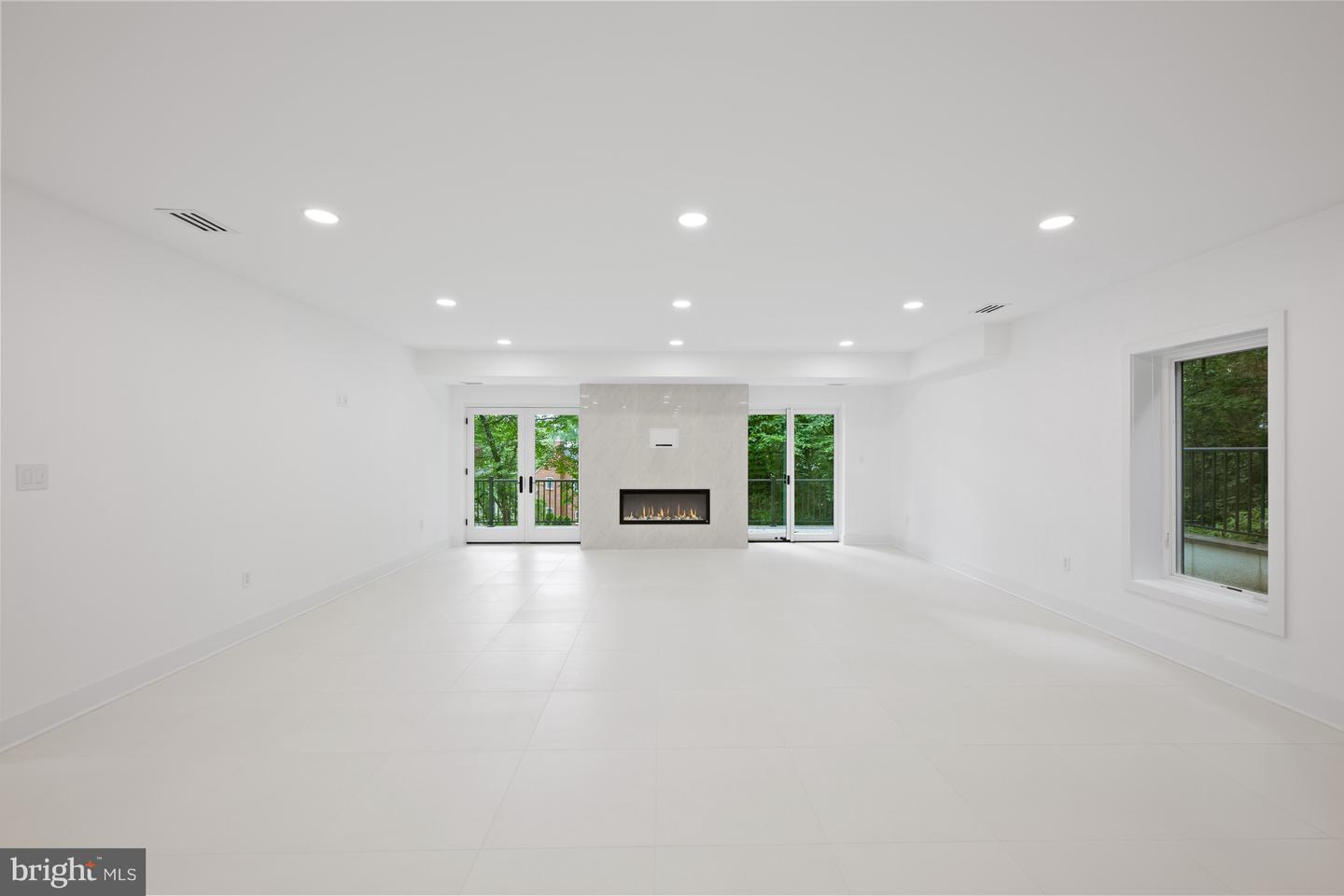 2321 N RICHMOND ST, ARLINGTON, Virginia 22207, 5 Bedrooms Bedrooms, ,5 BathroomsBathrooms,Residential,For sale,2321 N RICHMOND ST,VAAR2059680 MLS # VAAR2059680