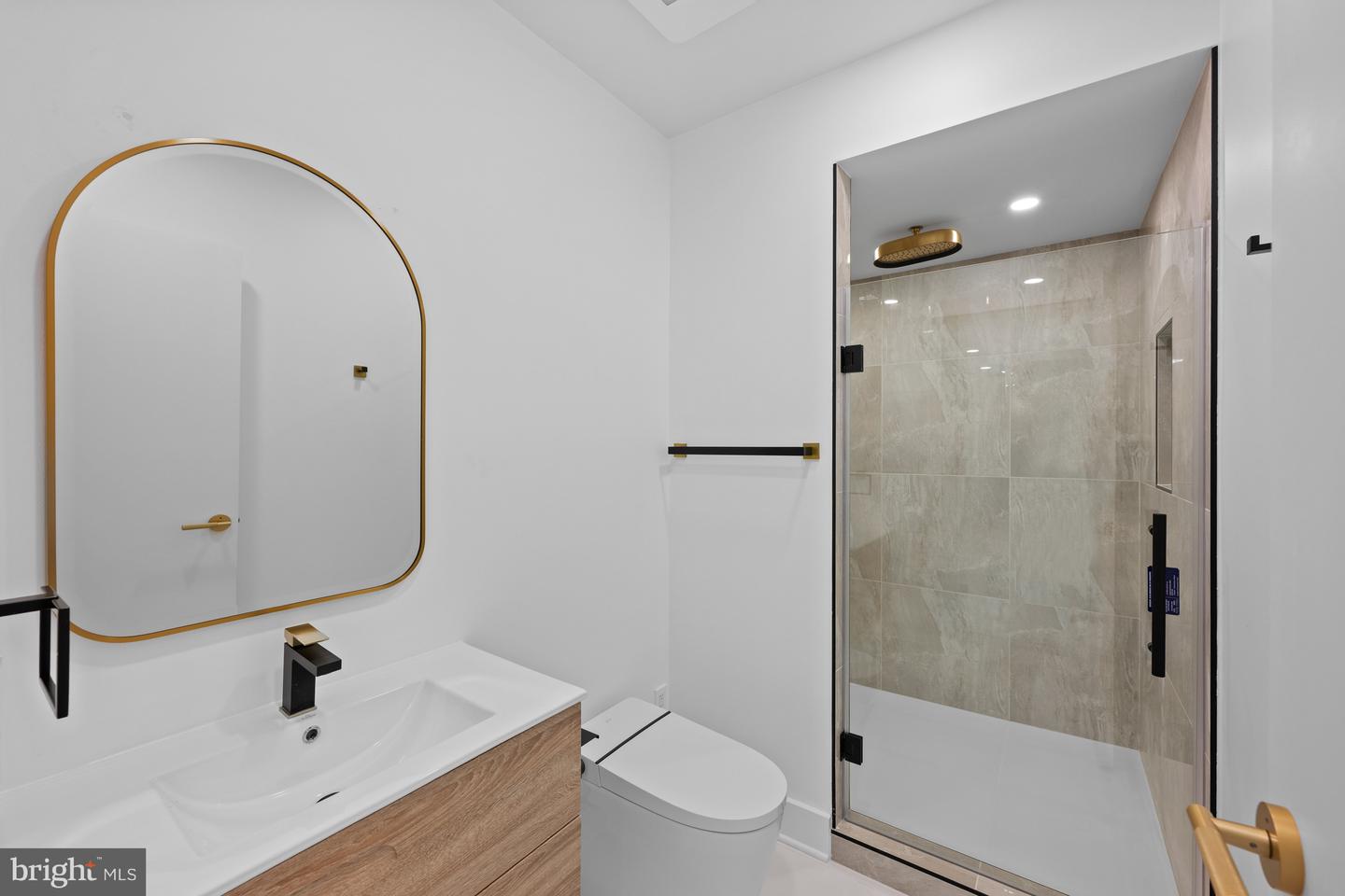 2321 N RICHMOND ST, ARLINGTON, Virginia 22207, 5 Bedrooms Bedrooms, ,5 BathroomsBathrooms,Residential,For sale,2321 N RICHMOND ST,VAAR2059680 MLS # VAAR2059680