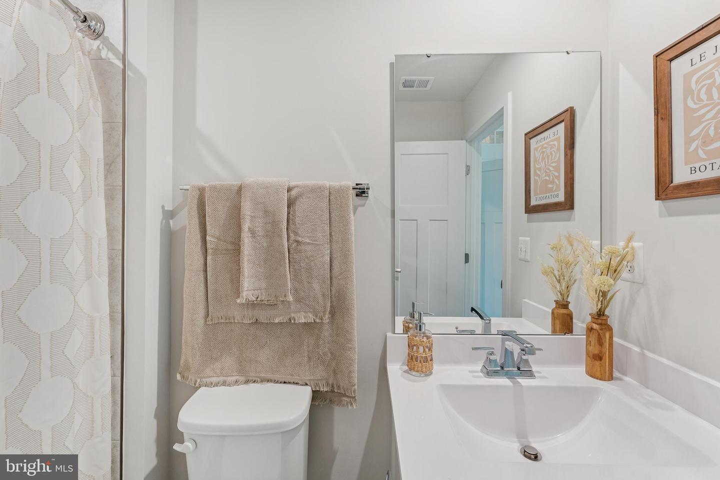 14044 SUNRISE VALLEY DRIVE, HERNDON, Virginia 20171, 3 Bedrooms Bedrooms, ,3 BathroomsBathrooms,Residential,For sale,14044 SUNRISE VALLEY DRIVE,VAFX2252732 MLS # VAFX2252732