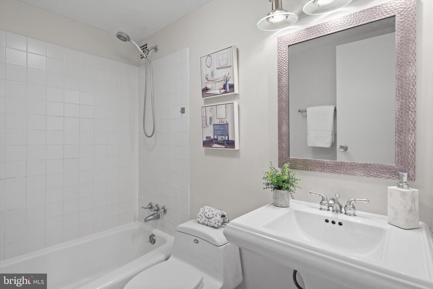 1260 21ST ST NW #108, WASHINGTON, District Of Columbia 20036, 1 Bedroom Bedrooms, ,1 BathroomBathrooms,Residential,For sale,1260 21ST ST NW #108,DCDC2209388 MLS # DCDC2209388