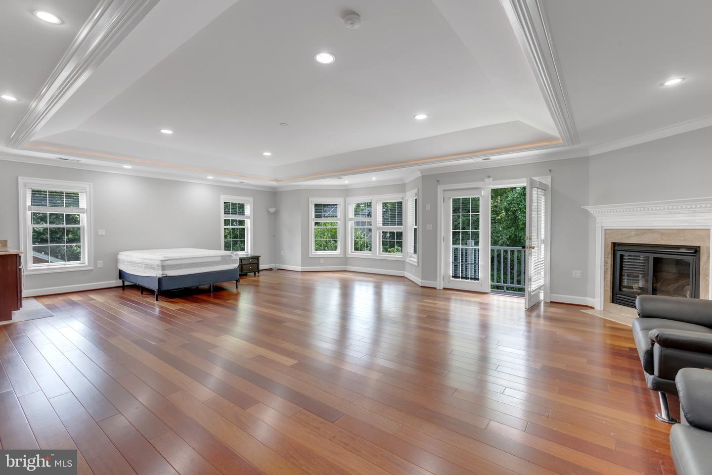 6529 FAIRLAWN DR, MCLEAN, Virginia 22101, 6 Bedrooms Bedrooms, ,5 BathroomsBathrooms,Residential,For sale,6529 FAIRLAWN DR,VAFX2254432 MLS # VAFX2254432