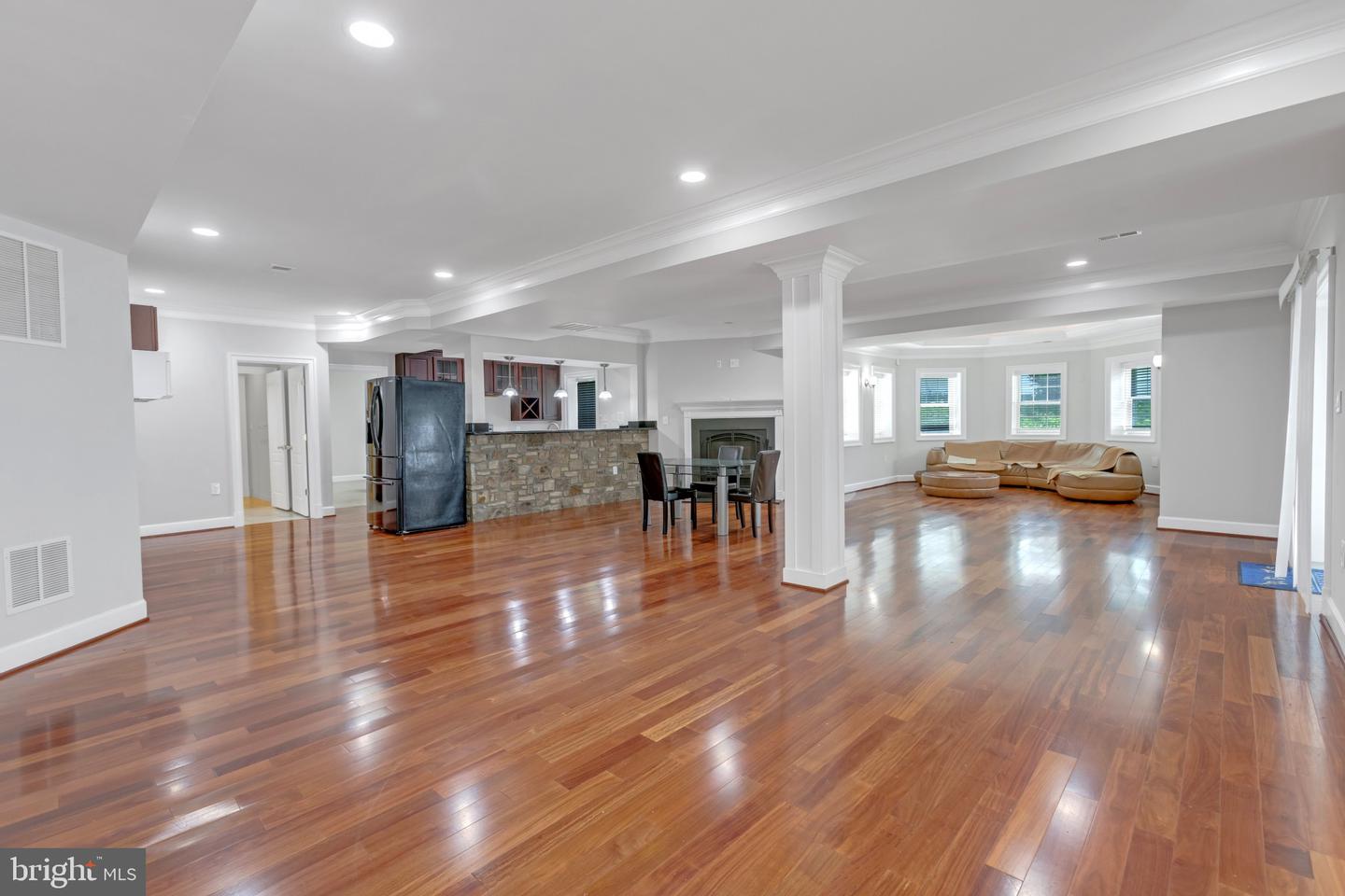 6529 FAIRLAWN DR, MCLEAN, Virginia 22101, 6 Bedrooms Bedrooms, ,5 BathroomsBathrooms,Residential,For sale,6529 FAIRLAWN DR,VAFX2254432 MLS # VAFX2254432