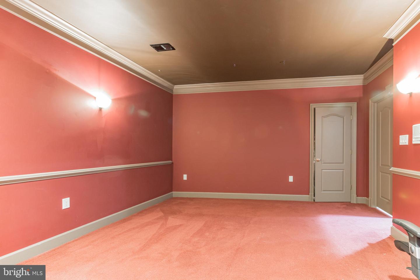 6529 FAIRLAWN DR, MCLEAN, Virginia 22101, 6 Bedrooms Bedrooms, ,5 BathroomsBathrooms,Residential,For sale,6529 FAIRLAWN DR,VAFX2254432 MLS # VAFX2254432