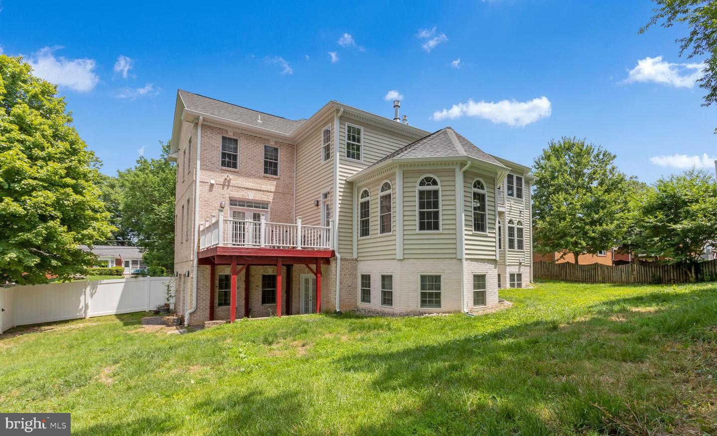 6529 FAIRLAWN DR, MCLEAN, Virginia 22101, 6 Bedrooms Bedrooms, ,5 BathroomsBathrooms,Residential,For sale,6529 FAIRLAWN DR,VAFX2254432 MLS # VAFX2254432