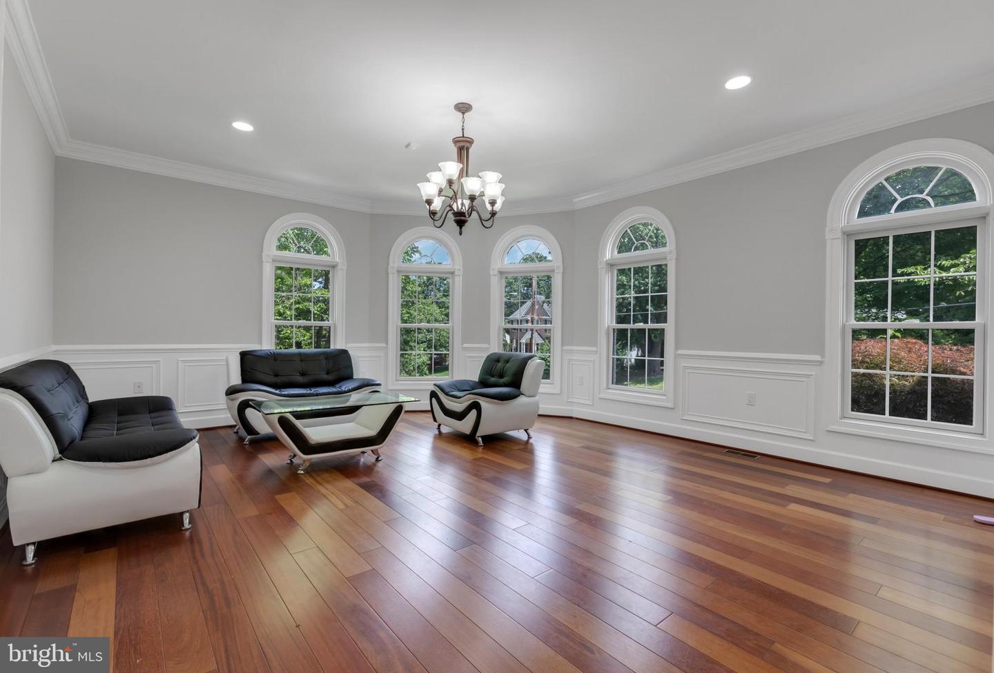 6529 FAIRLAWN DR, MCLEAN, Virginia 22101, 6 Bedrooms Bedrooms, ,5 BathroomsBathrooms,Residential,For sale,6529 FAIRLAWN DR,VAFX2254432 MLS # VAFX2254432