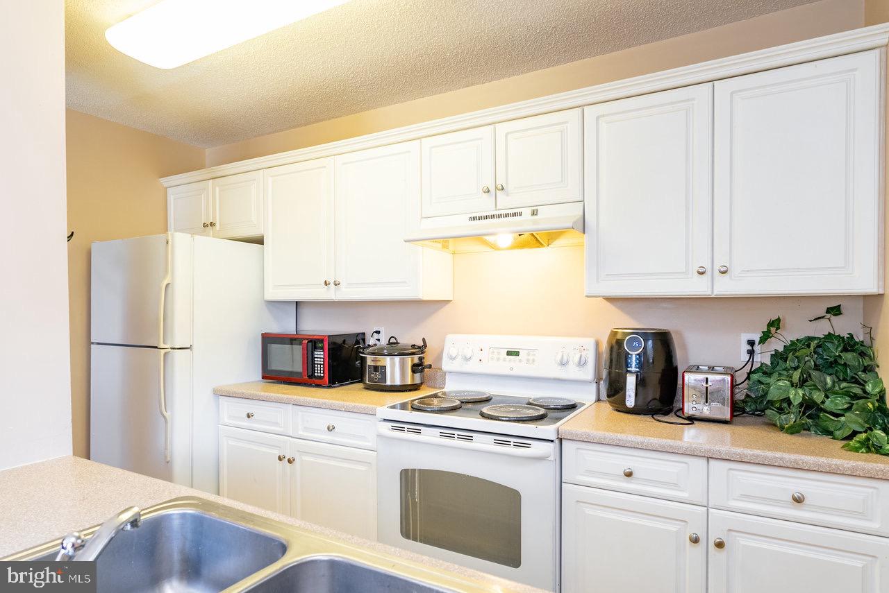 1373 GOLDFINCH DR, HARRISONBURG, Virginia 22802, 3 Bedrooms Bedrooms, ,2 BathroomsBathrooms,Residential,For sale,1373 GOLDFINCH DR,VAHC2000440 MLS # VAHC2000440