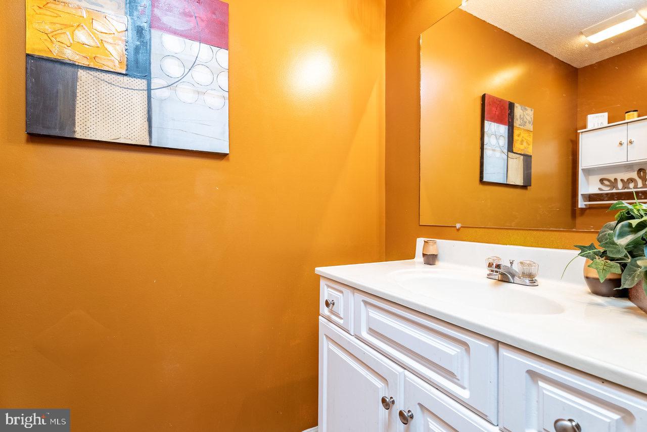 1373 GOLDFINCH DR, HARRISONBURG, Virginia 22802, 3 Bedrooms Bedrooms, ,2 BathroomsBathrooms,Residential,For sale,1373 GOLDFINCH DR,VAHC2000440 MLS # VAHC2000440