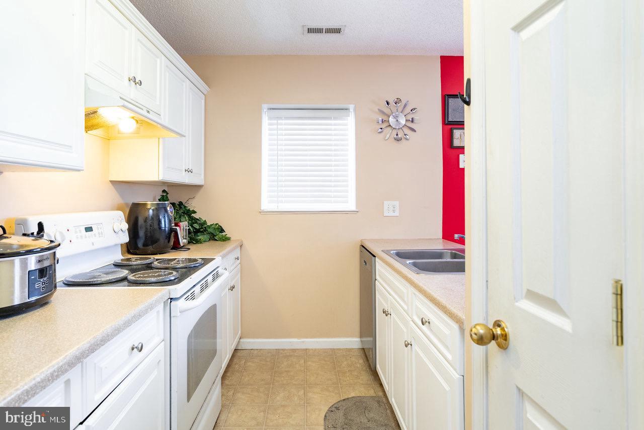 1373 GOLDFINCH DR, HARRISONBURG, Virginia 22802, 3 Bedrooms Bedrooms, ,2 BathroomsBathrooms,Residential,For sale,1373 GOLDFINCH DR,VAHC2000440 MLS # VAHC2000440