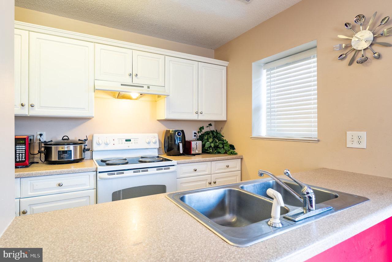 1373 GOLDFINCH DR, HARRISONBURG, Virginia 22802, 3 Bedrooms Bedrooms, ,2 BathroomsBathrooms,Residential,For sale,1373 GOLDFINCH DR,VAHC2000440 MLS # VAHC2000440