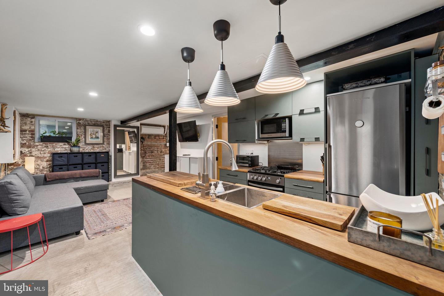 1675 MONTELLO AVE NE, WASHINGTON, District Of Columbia 20002, 4 Bedrooms Bedrooms, ,3 BathroomsBathrooms,Residential,For sale,1675 MONTELLO AVE NE,DCDC2186842 MLS # DCDC2186842