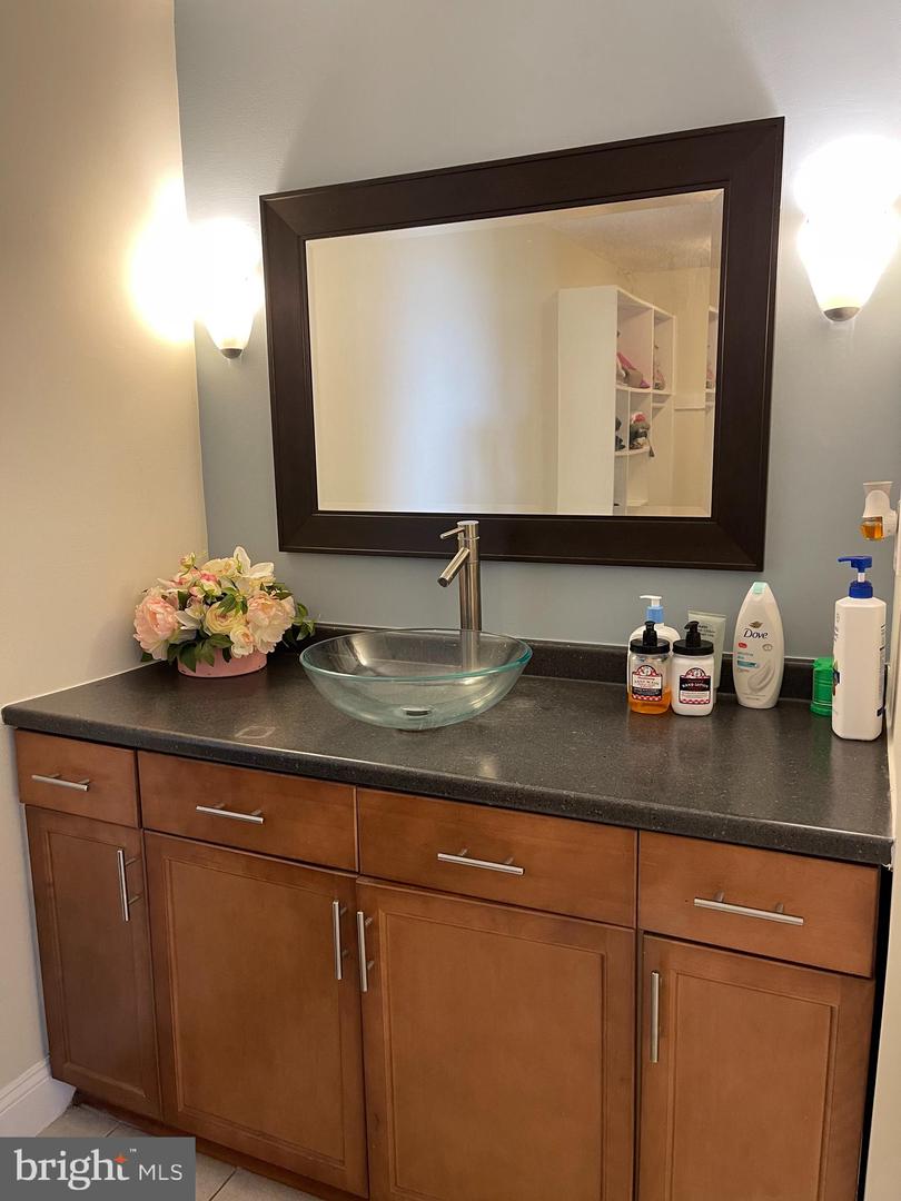 2500 N VAN DORN #1411, ALEXANDRIA, Virginia 22302, ,1 BathroomBathrooms,Residential,For sale,2500 N VAN DORN #1411,VAAX2042930 MLS # VAAX2042930