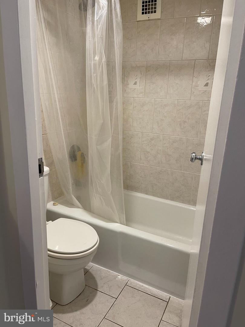 2500 N VAN DORN #1411, ALEXANDRIA, Virginia 22302, ,1 BathroomBathrooms,Residential,For sale,2500 N VAN DORN #1411,VAAX2042930 MLS # VAAX2042930