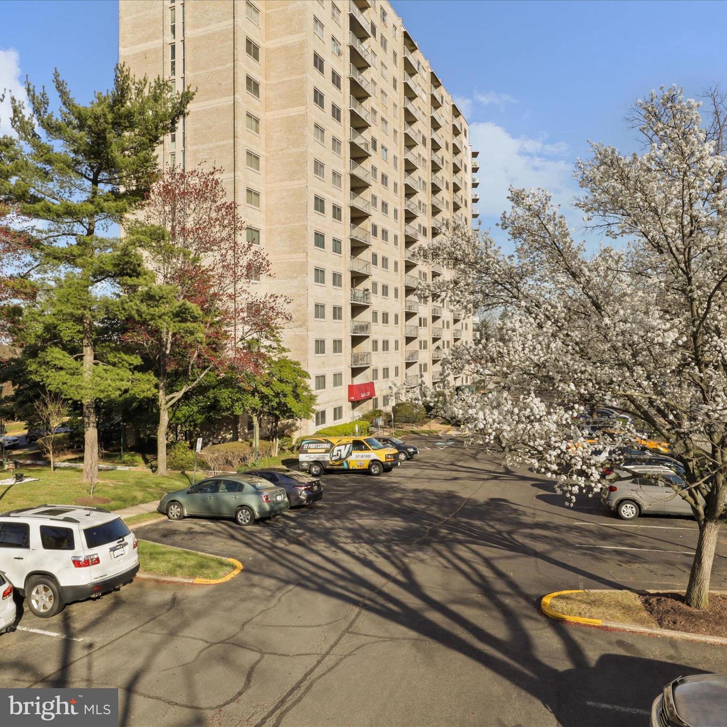 2500 N VAN DORN #1411, ALEXANDRIA, Virginia 22302, ,1 BathroomBathrooms,Residential,For sale,2500 N VAN DORN #1411,VAAX2042930 MLS # VAAX2042930