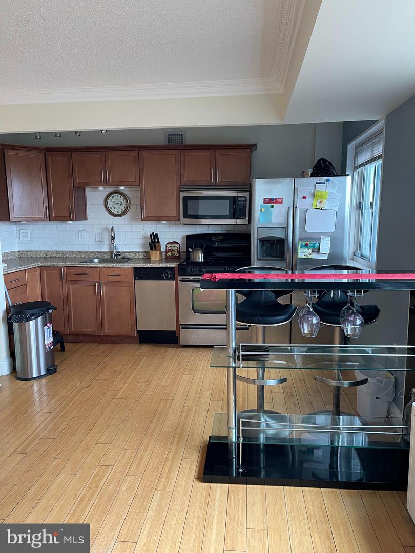 2500 N VAN DORN #1411, ALEXANDRIA, Virginia 22302, ,1 BathroomBathrooms,Residential,For sale,2500 N VAN DORN #1411,VAAX2042930 MLS # VAAX2042930