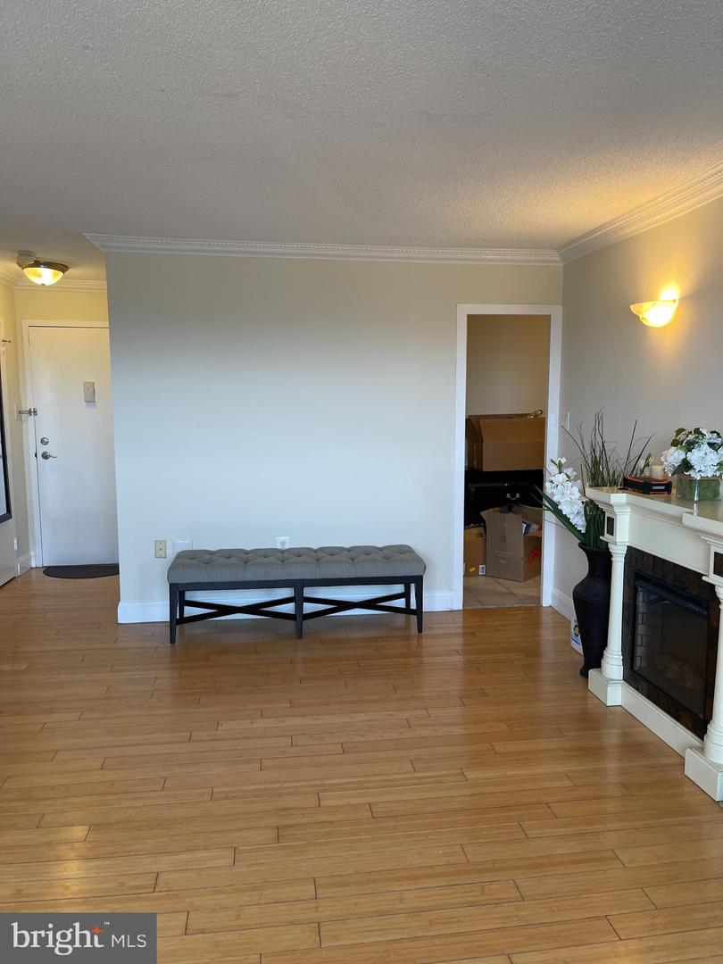 2500 N VAN DORN #1411, ALEXANDRIA, Virginia 22302, ,1 BathroomBathrooms,Residential,For sale,2500 N VAN DORN #1411,VAAX2042930 MLS # VAAX2042930