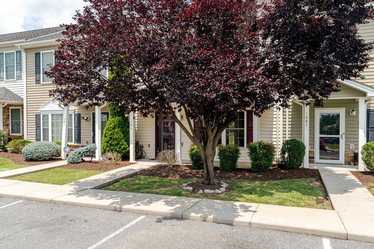 1084 CHERRYBROOK DR, HARRISONBURG, Virginia 22802, 3 Bedrooms Bedrooms, ,2 BathroomsBathrooms,Residential,1084 CHERRYBROOK DR,666530 MLS # 666530