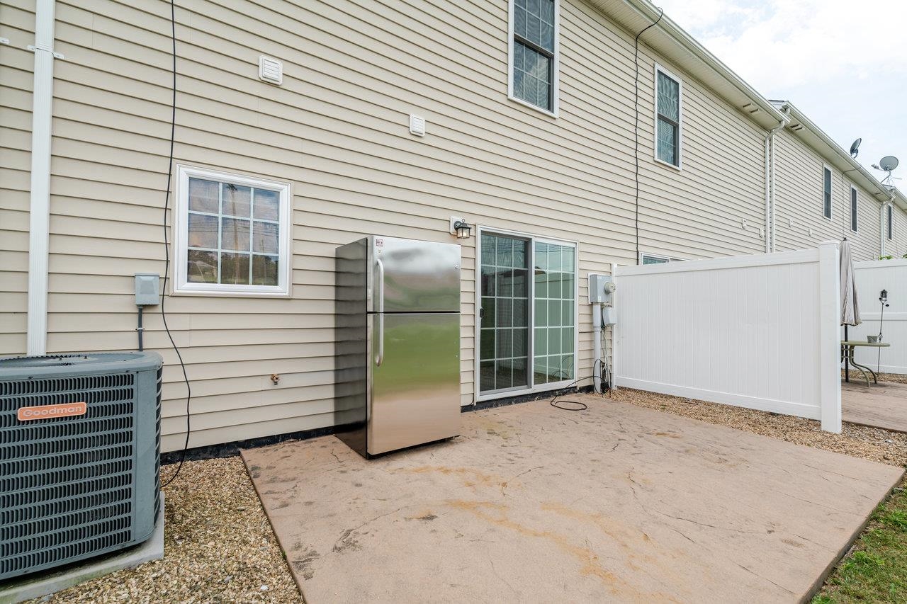 1084 CHERRYBROOK DR, HARRISONBURG, Virginia 22802, 3 Bedrooms Bedrooms, ,2 BathroomsBathrooms,Residential,1084 CHERRYBROOK DR,666530 MLS # 666530