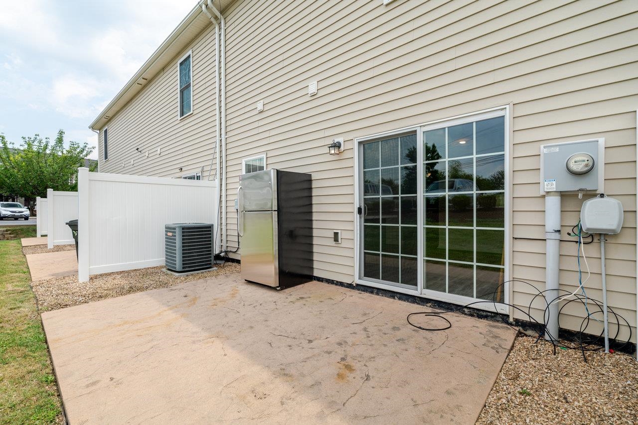 1084 CHERRYBROOK DR, HARRISONBURG, Virginia 22802, 3 Bedrooms Bedrooms, ,2 BathroomsBathrooms,Residential,1084 CHERRYBROOK DR,666530 MLS # 666530