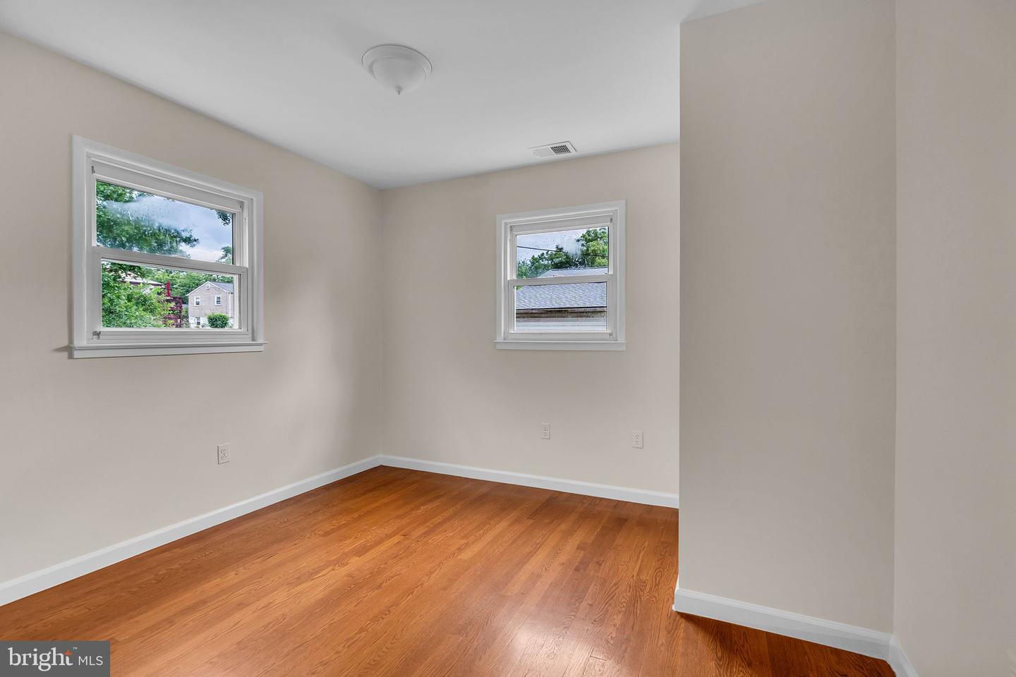9507 LOMOND DR, MANASSAS, Virginia 20109, 4 Bedrooms Bedrooms, ,2 BathroomsBathrooms,Residential,For sale,9507 LOMOND DR,VAPW2095492 MLS # VAPW2095492