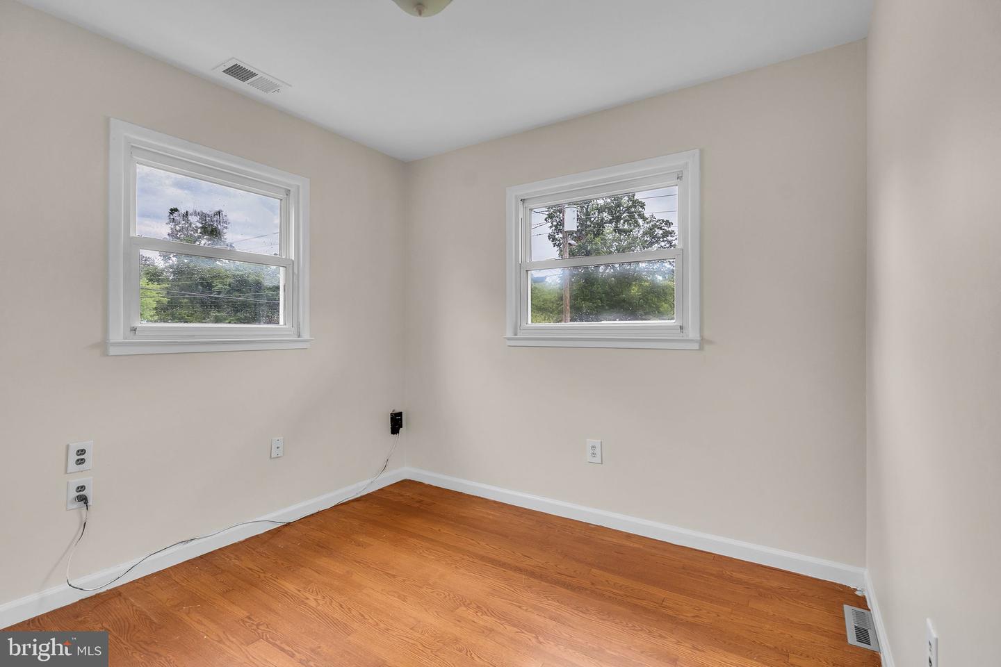 9507 LOMOND DR, MANASSAS, Virginia 20109, 4 Bedrooms Bedrooms, ,2 BathroomsBathrooms,Residential,For sale,9507 LOMOND DR,VAPW2095492 MLS # VAPW2095492