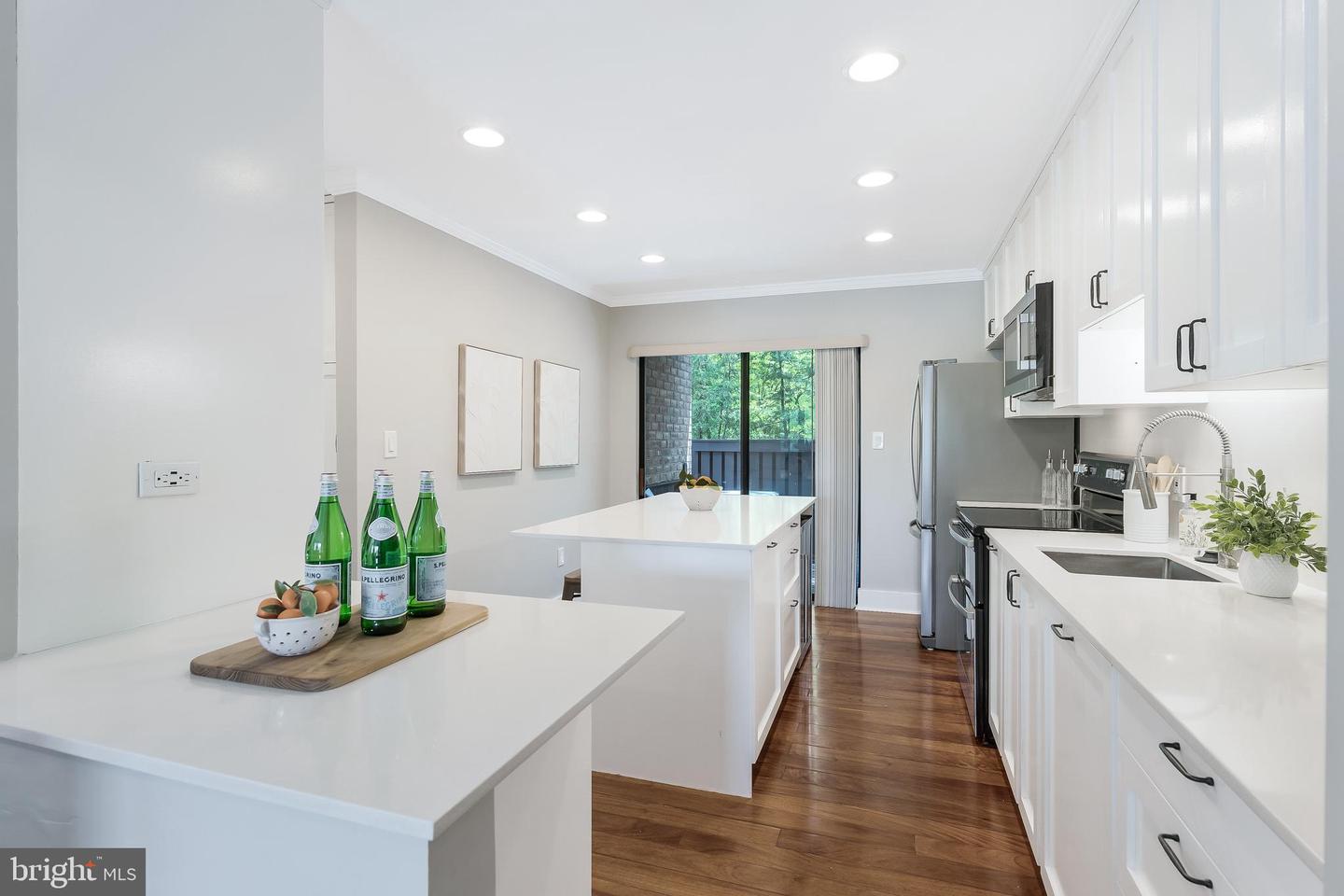 2003 LAKEBREEZE WAY, RESTON, Virginia 20191, 4 Bedrooms Bedrooms, ,3 BathroomsBathrooms,Residential,For sale,2003 LAKEBREEZE WAY,VAFX2249232 MLS # VAFX2249232
