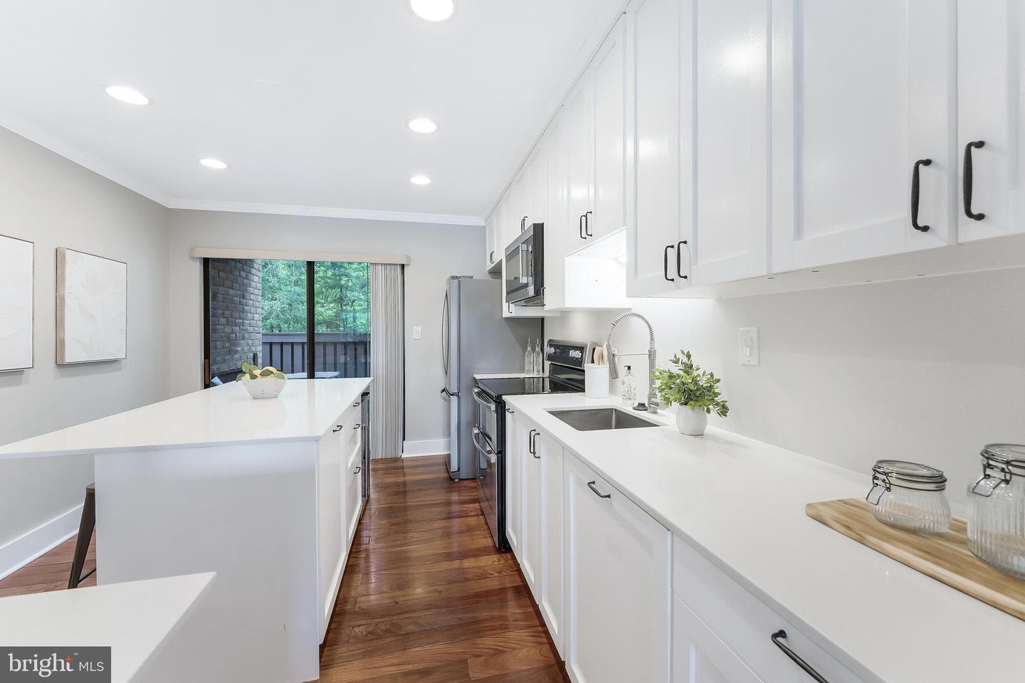 2003 LAKEBREEZE WAY, RESTON, Virginia 20191, 4 Bedrooms Bedrooms, ,3 BathroomsBathrooms,Residential,For sale,2003 LAKEBREEZE WAY,VAFX2249232 MLS # VAFX2249232