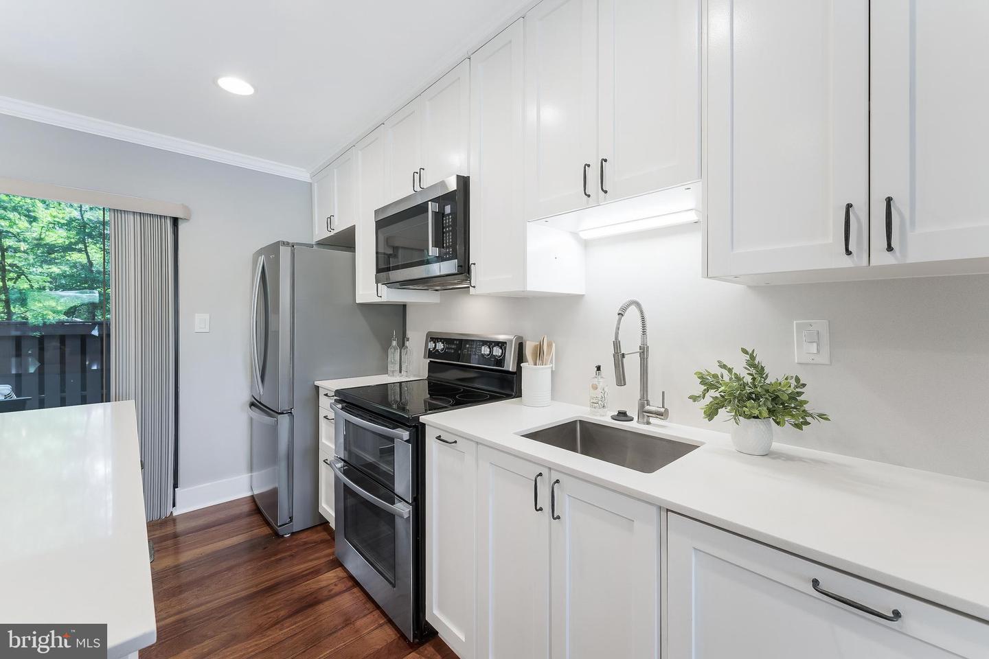 2003 LAKEBREEZE WAY, RESTON, Virginia 20191, 4 Bedrooms Bedrooms, ,3 BathroomsBathrooms,Residential,For sale,2003 LAKEBREEZE WAY,VAFX2249232 MLS # VAFX2249232