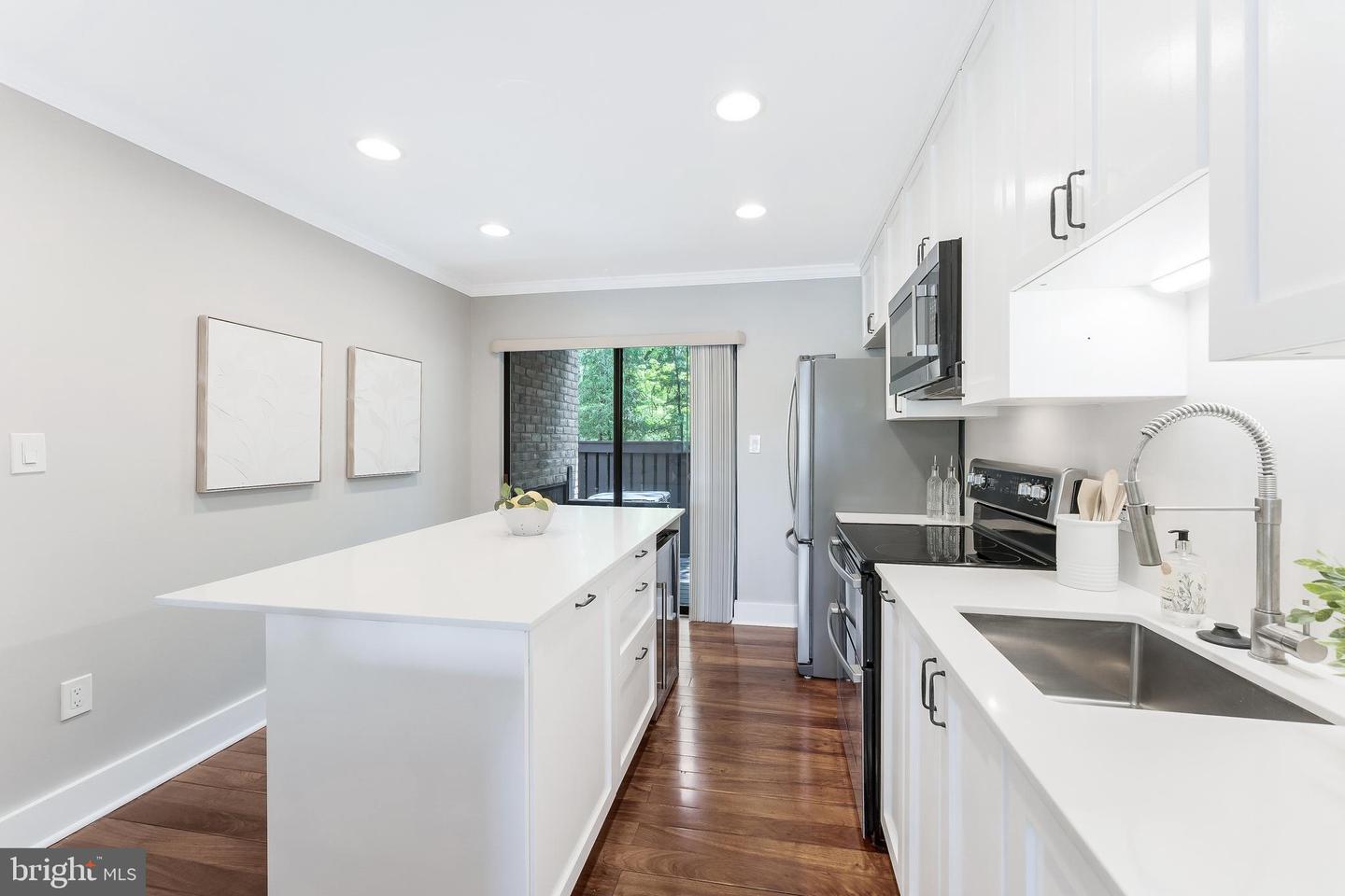 2003 LAKEBREEZE WAY, RESTON, Virginia 20191, 4 Bedrooms Bedrooms, ,3 BathroomsBathrooms,Residential,For sale,2003 LAKEBREEZE WAY,VAFX2249232 MLS # VAFX2249232