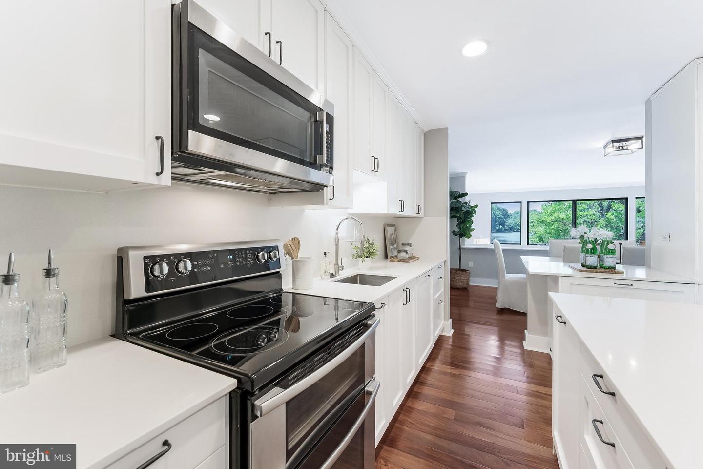 2003 LAKEBREEZE WAY, RESTON, Virginia 20191, 4 Bedrooms Bedrooms, ,3 BathroomsBathrooms,Residential,For sale,2003 LAKEBREEZE WAY,VAFX2249232 MLS # VAFX2249232