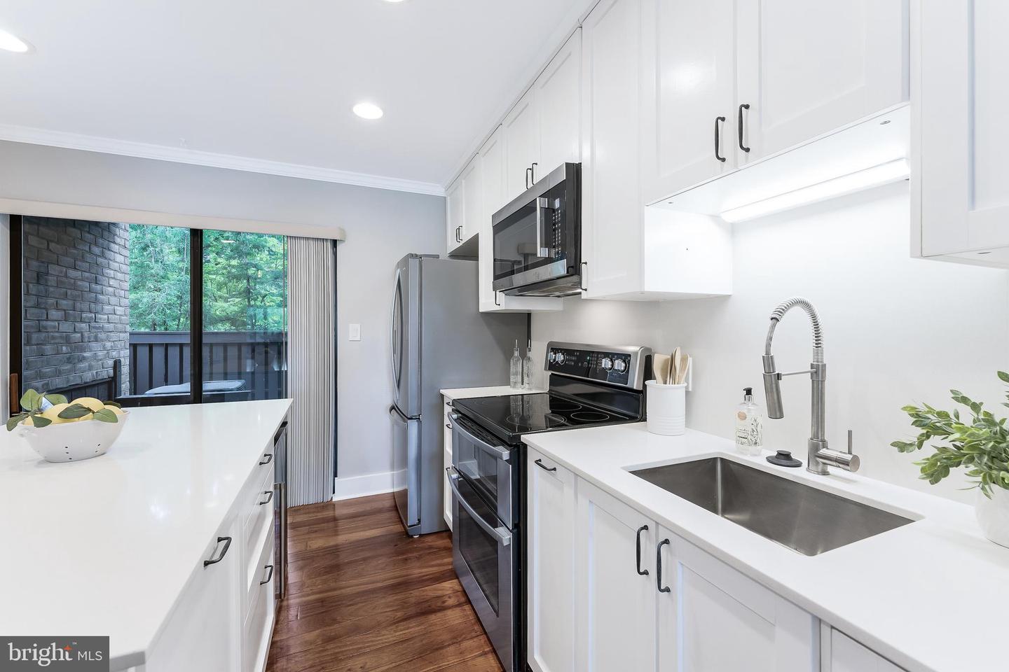 2003 LAKEBREEZE WAY, RESTON, Virginia 20191, 4 Bedrooms Bedrooms, ,3 BathroomsBathrooms,Residential,For sale,2003 LAKEBREEZE WAY,VAFX2249232 MLS # VAFX2249232