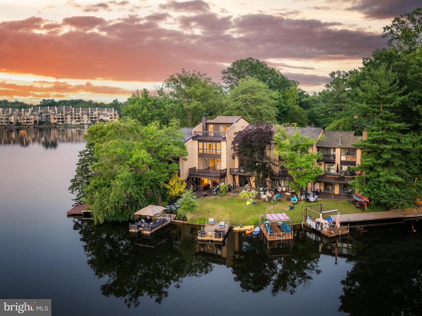 2003 LAKEBREEZE WAY, RESTON, Virginia 20191, 4 Bedrooms Bedrooms, ,3 BathroomsBathrooms,Residential,For sale,2003 LAKEBREEZE WAY,VAFX2249232 MLS # VAFX2249232