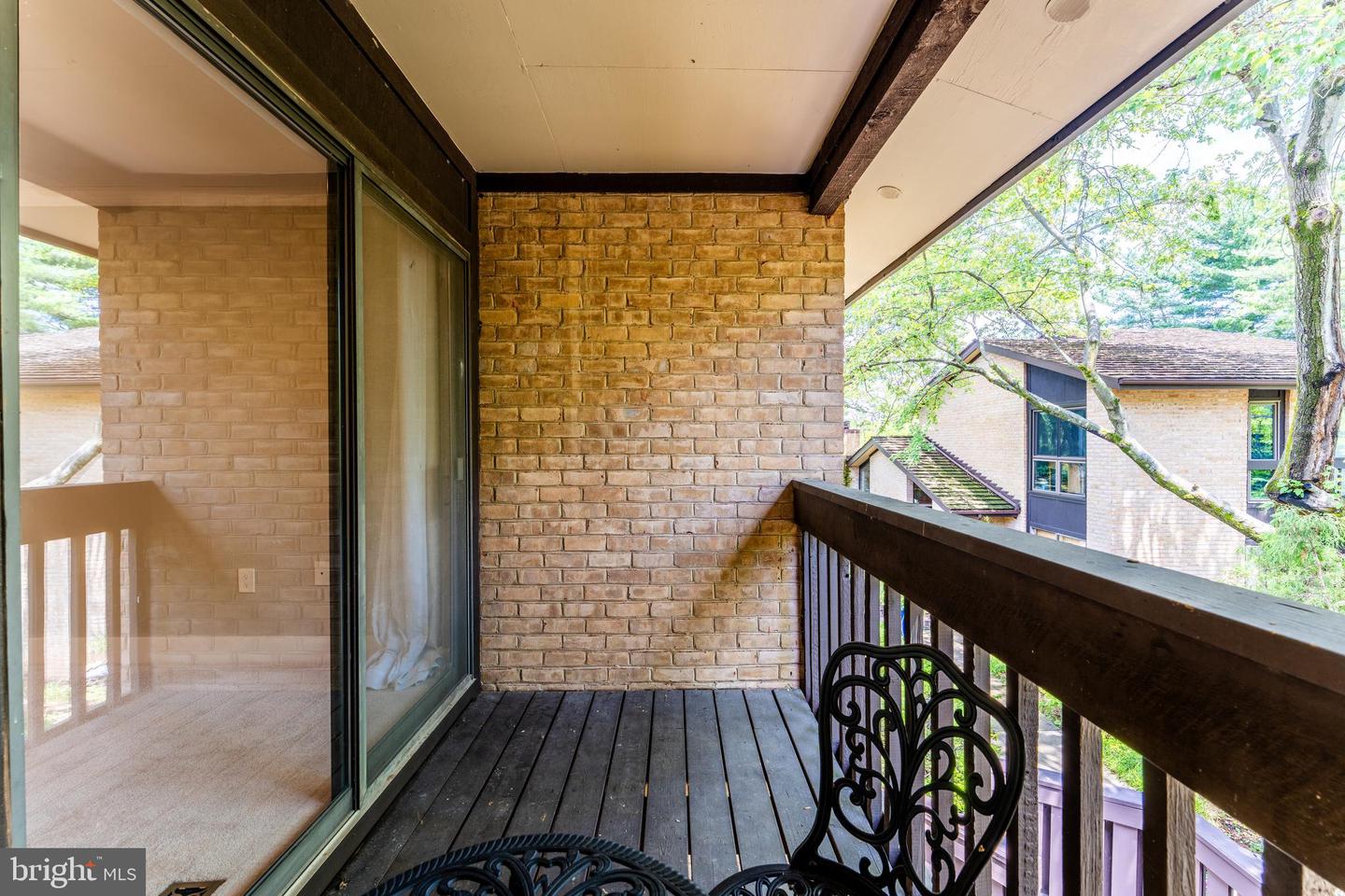 2003 LAKEBREEZE WAY, RESTON, Virginia 20191, 4 Bedrooms Bedrooms, ,3 BathroomsBathrooms,Residential,For sale,2003 LAKEBREEZE WAY,VAFX2249232 MLS # VAFX2249232