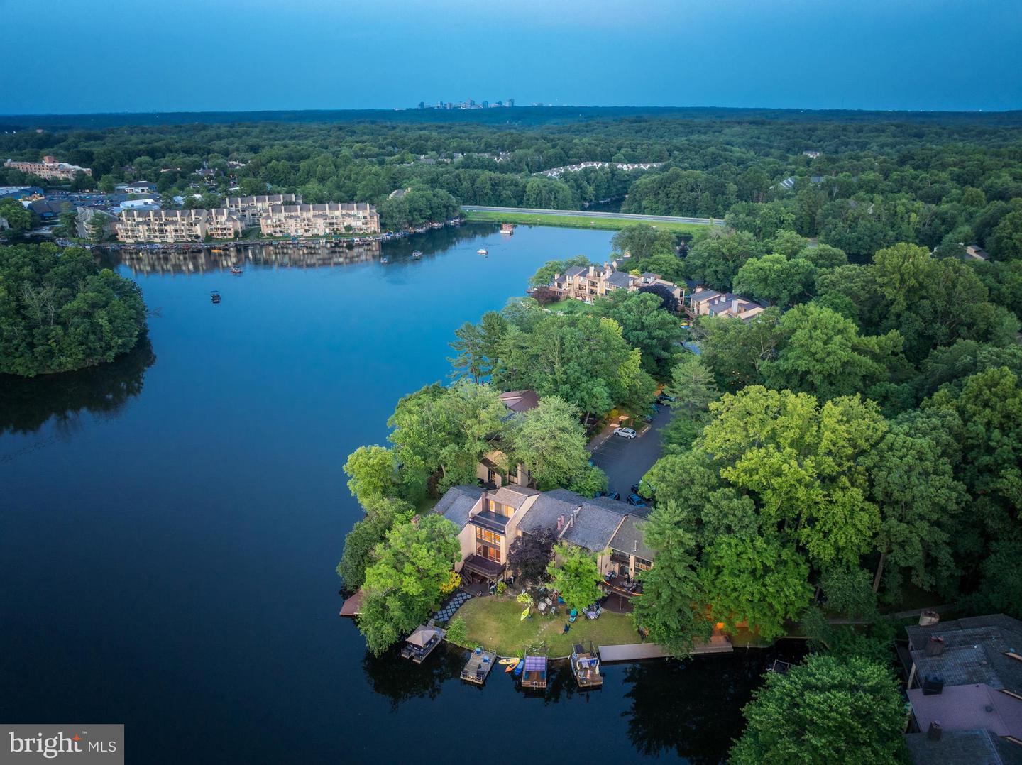 2003 LAKEBREEZE WAY, RESTON, Virginia 20191, 4 Bedrooms Bedrooms, ,3 BathroomsBathrooms,Residential,For sale,2003 LAKEBREEZE WAY,VAFX2249232 MLS # VAFX2249232