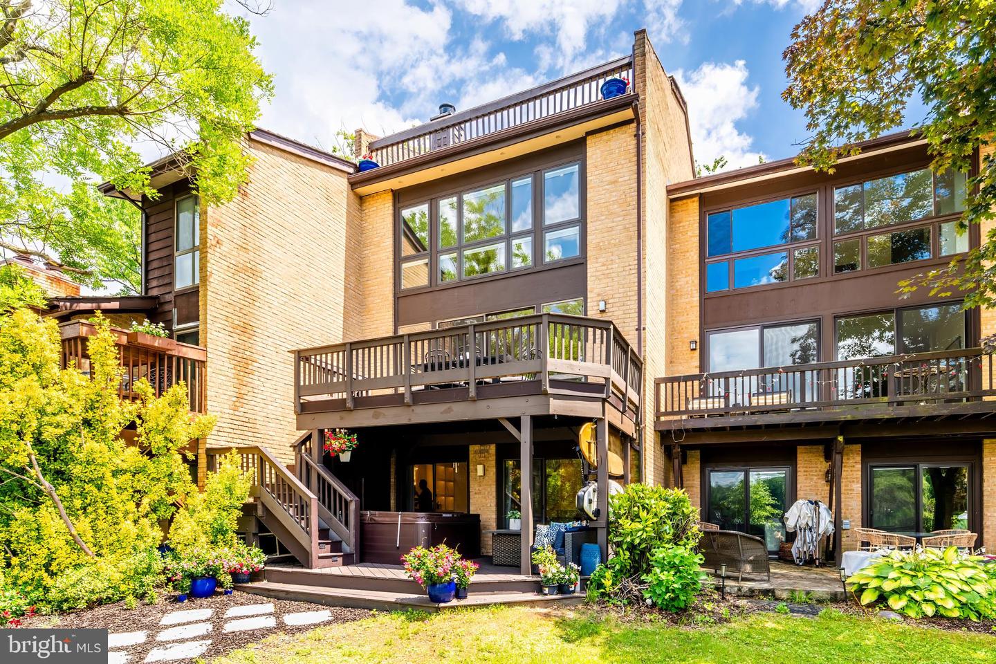 2003 LAKEBREEZE WAY, RESTON, Virginia 20191, 4 Bedrooms Bedrooms, ,3 BathroomsBathrooms,Residential,For sale,2003 LAKEBREEZE WAY,VAFX2249232 MLS # VAFX2249232