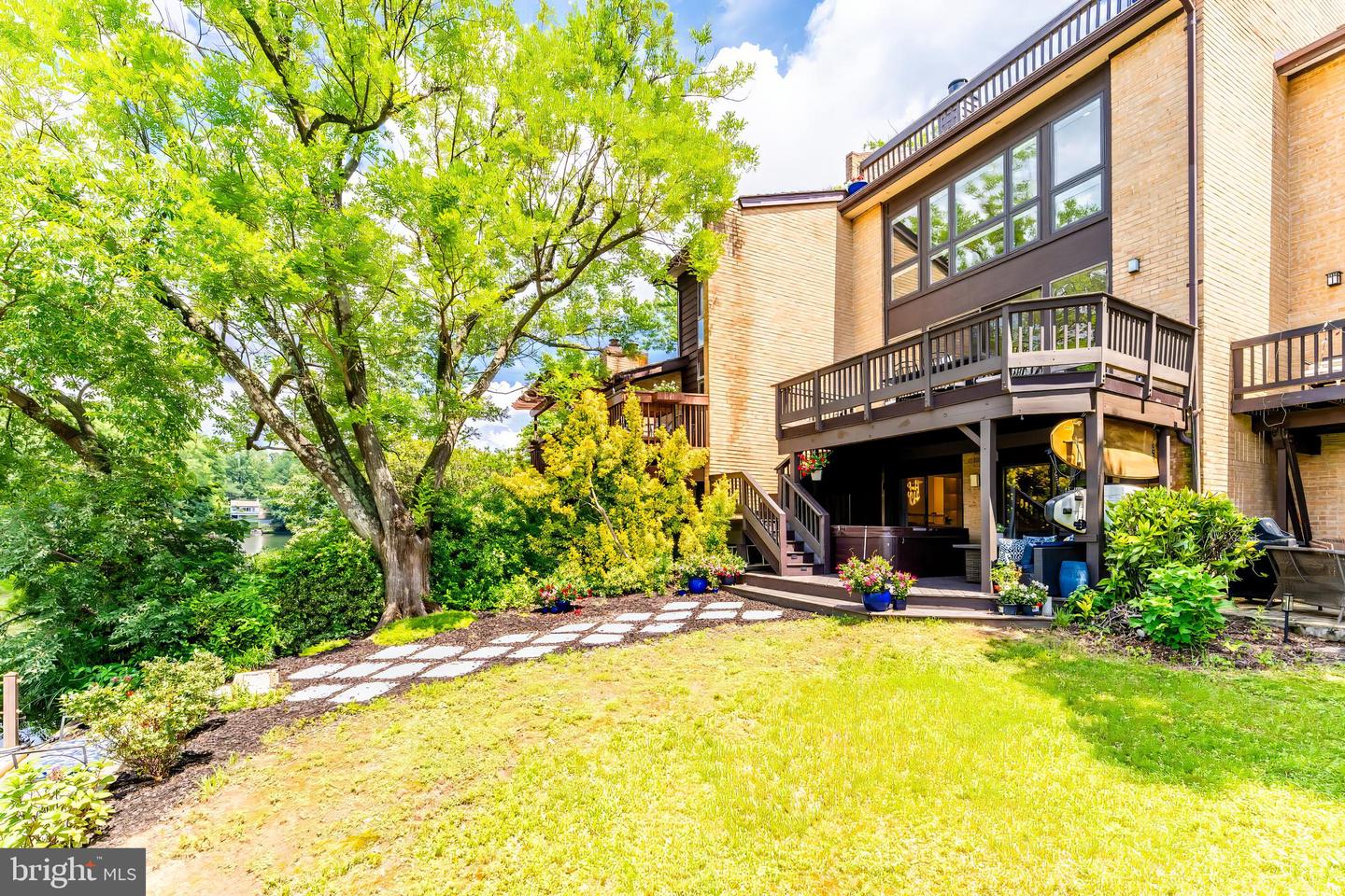 2003 LAKEBREEZE WAY, RESTON, Virginia 20191, 4 Bedrooms Bedrooms, ,3 BathroomsBathrooms,Residential,For sale,2003 LAKEBREEZE WAY,VAFX2249232 MLS # VAFX2249232