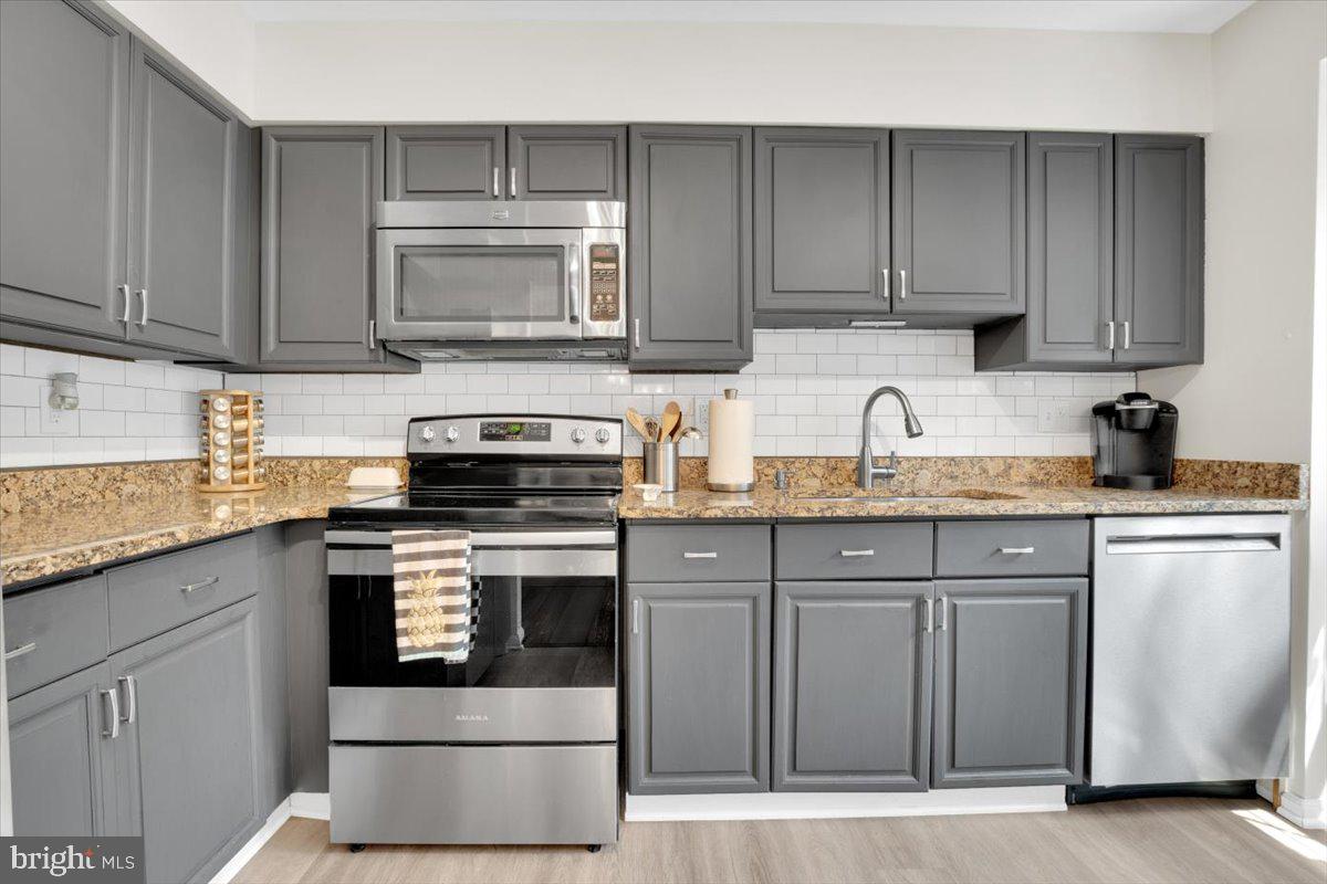 4010 DUKE ST, ALEXANDRIA, Virginia 22304, 2 Bedrooms Bedrooms, ,2 BathroomsBathrooms,Residential,For sale,4010 DUKE ST,VAAX2047118 MLS # VAAX2047118