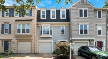 4010 DUKE ST, ALEXANDRIA, Virginia 22304, 2 Bedrooms Bedrooms, ,2 BathroomsBathrooms,Residential,For sale,4010 DUKE ST,VAAX2047118 MLS # VAAX2047118