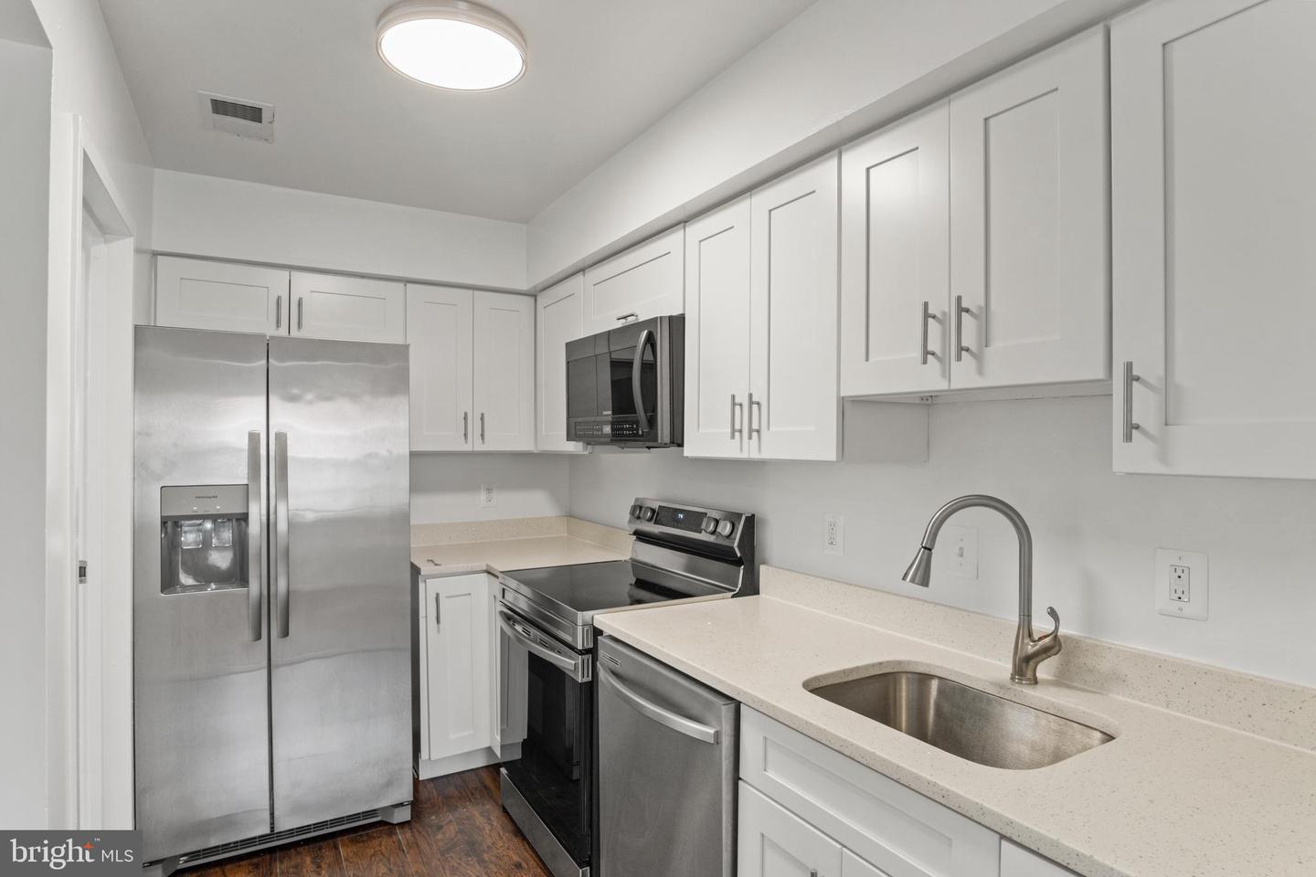 9562 HAGEL CIR #13/B, LORTON, Virginia 22079, 2 Bedrooms Bedrooms, ,1 BathroomBathrooms,Residential,For sale,9562 HAGEL CIR #13/B,VAFX2254320 MLS # VAFX2254320