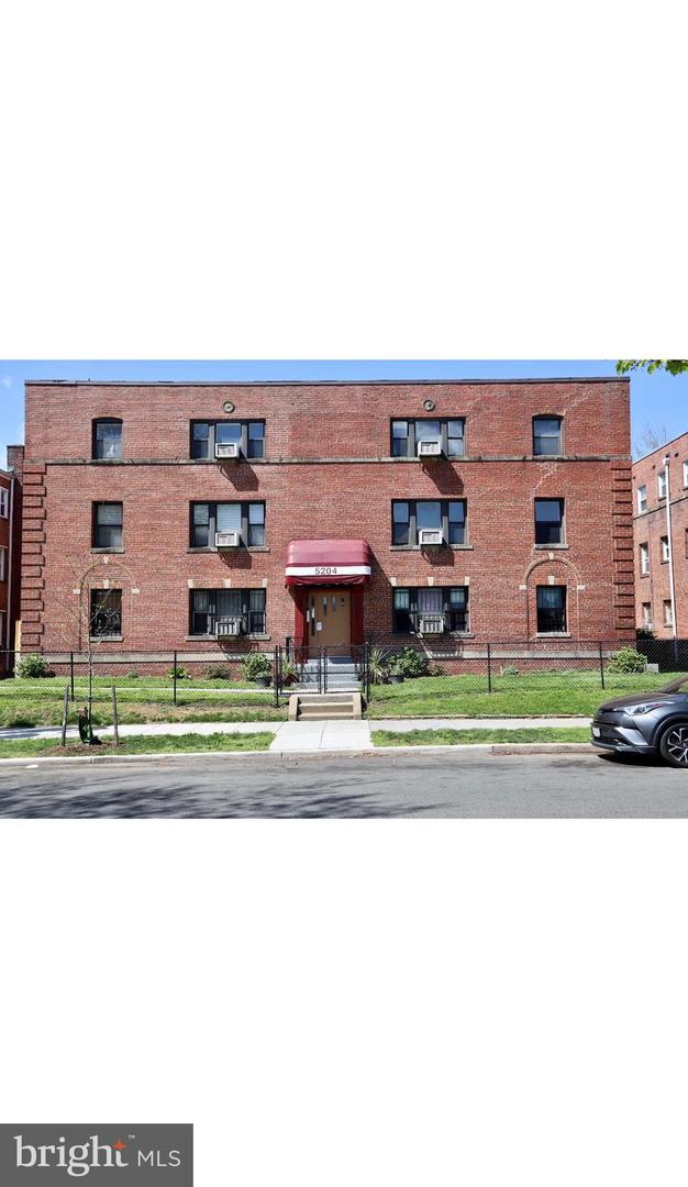 5204 3RD ST NW #3, WASHINGTON, District Of Columbia 20011, 1 Bedroom Bedrooms, ,1 BathroomBathrooms,Residential,For sale,5204 3RD ST NW #3,DCDC2209504 MLS # DCDC2209504